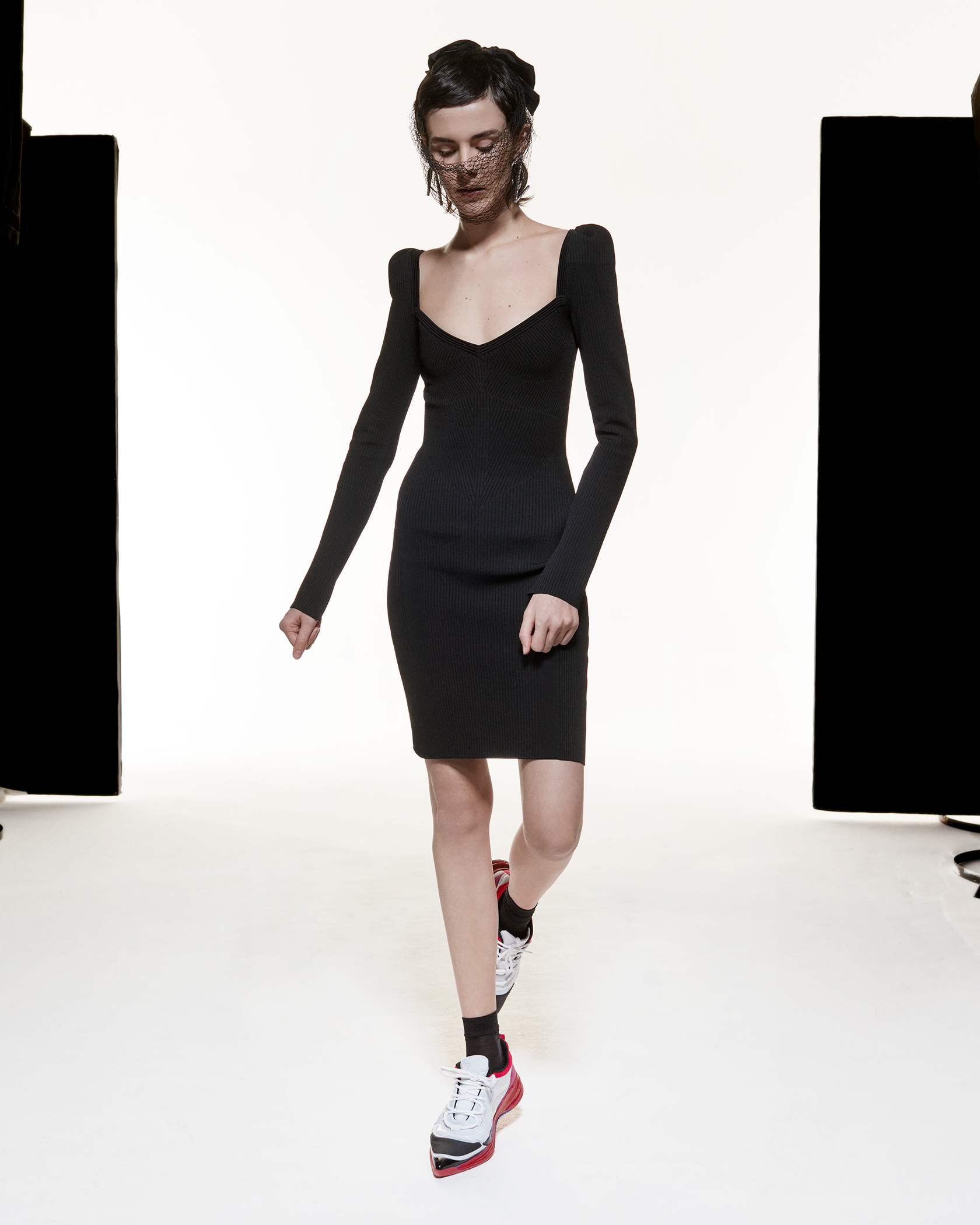 PUFF SHOULDER DRESS - BLACK - AZ Factory